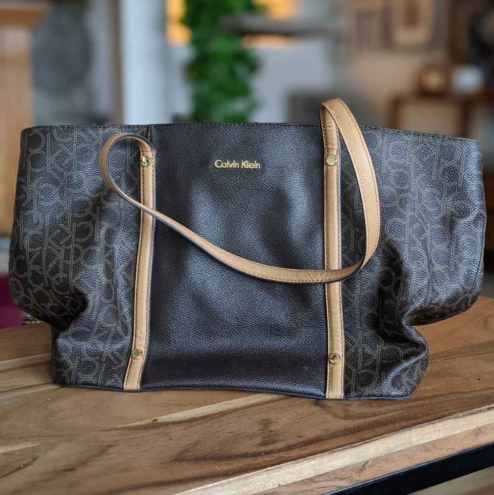 Calvin Klein Signature Leather Tote Bag